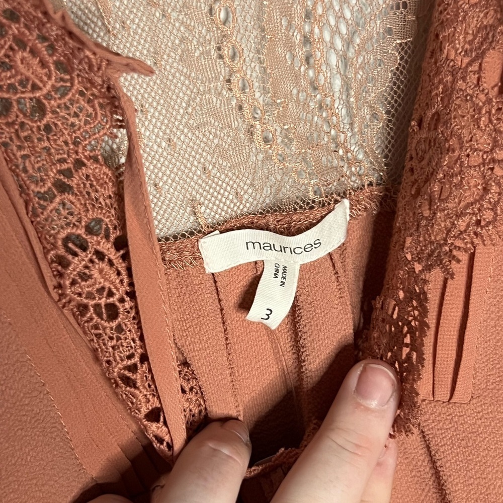 NWT Maurices Sleeveless Blouse with Lace Detail- Blush/Light Terracotta - Picture 5 of 8